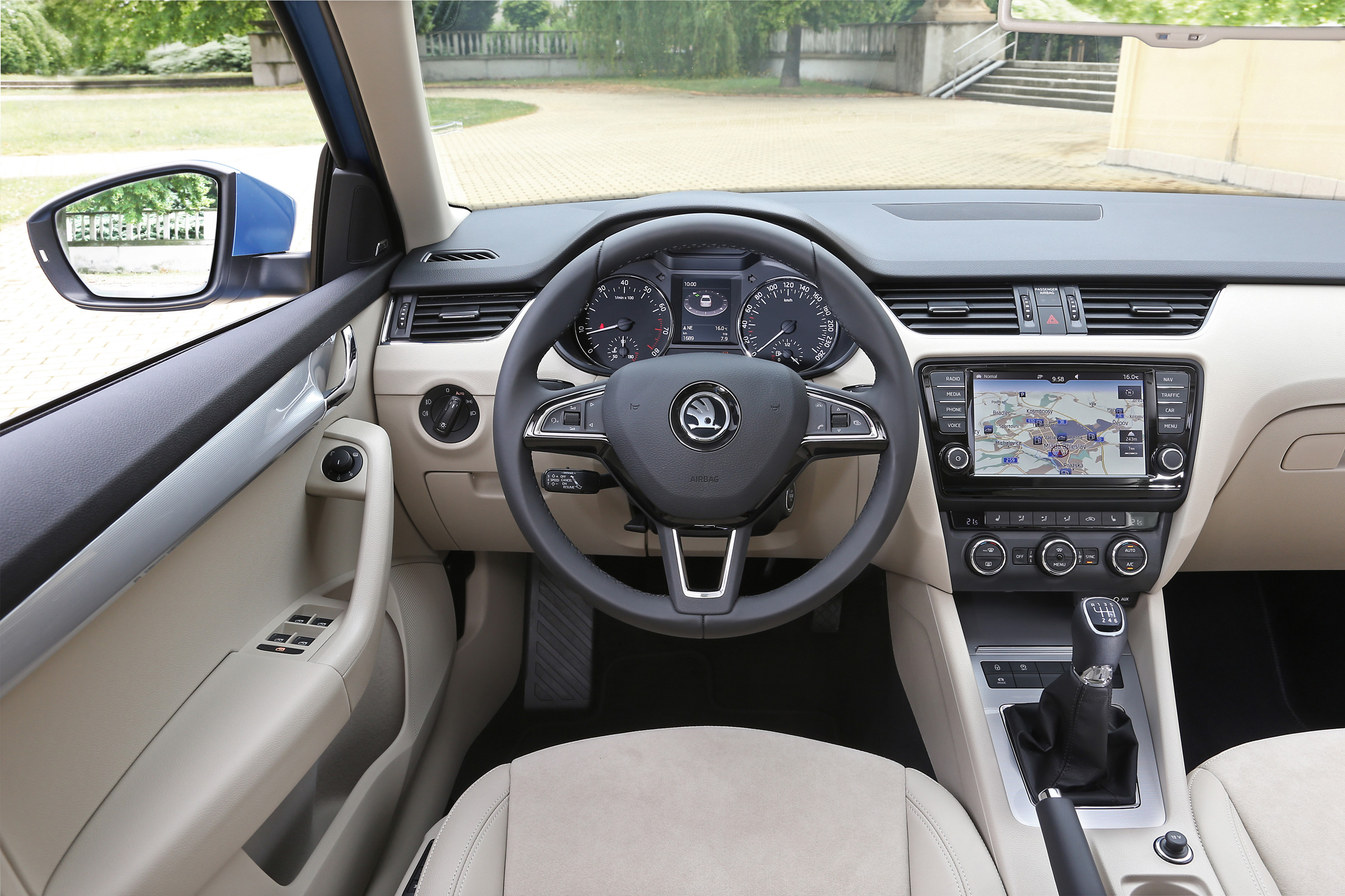 Skoda Octavia 1.0 TSI - interior