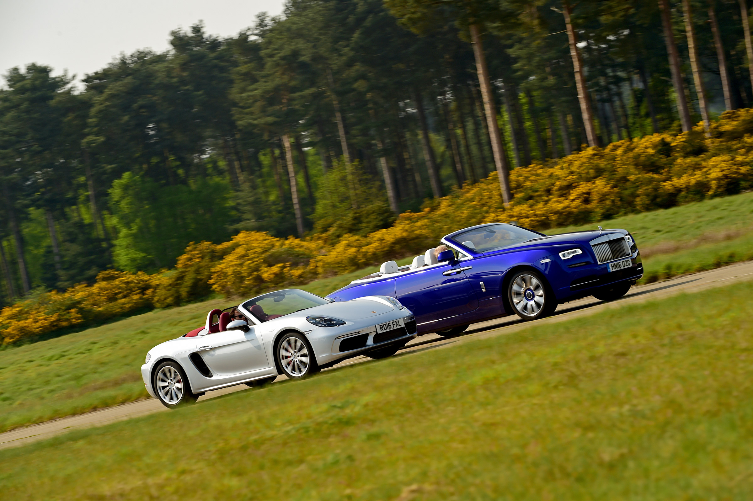 Convertible megatest - 718 Boxster and Dawn
