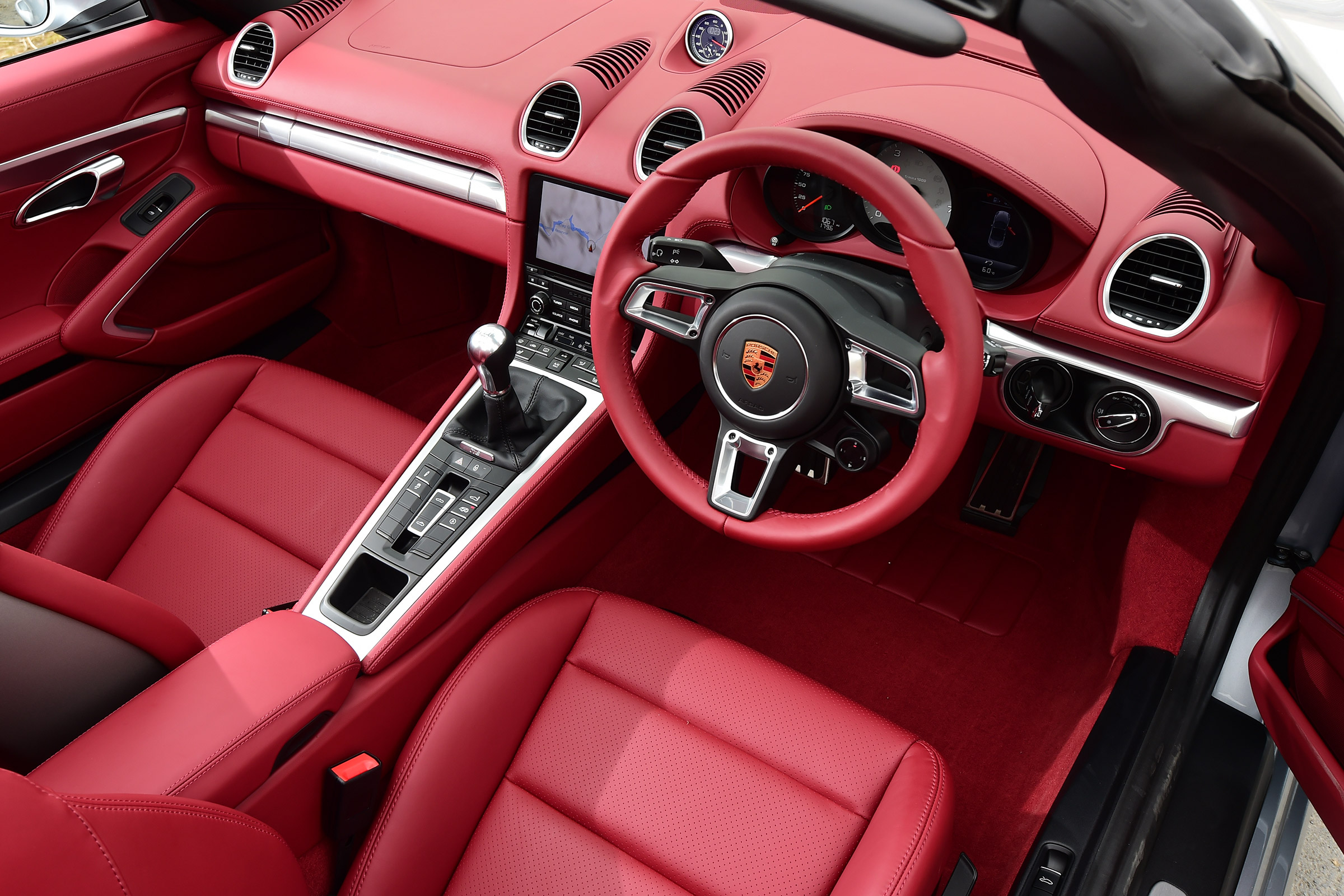 Convertible megatest - Porsche 718 Boxster - interior