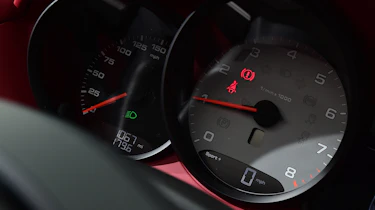 Convertible megatest - Porsche 718 Boxster - dials