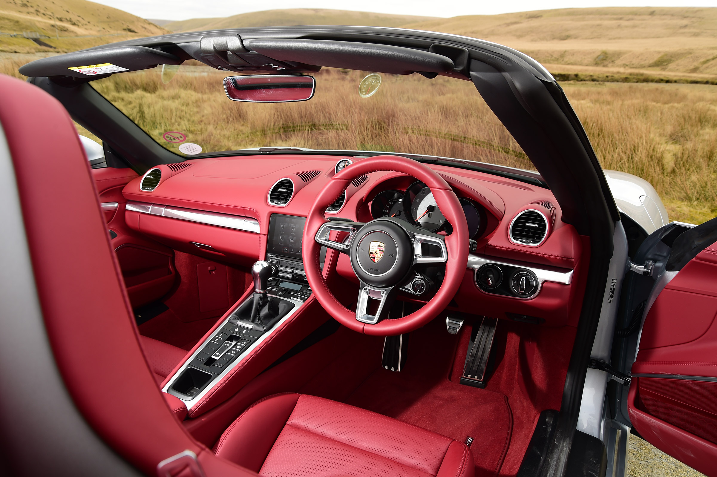 Convertible megatest - Porsche 718 Boxster - interior