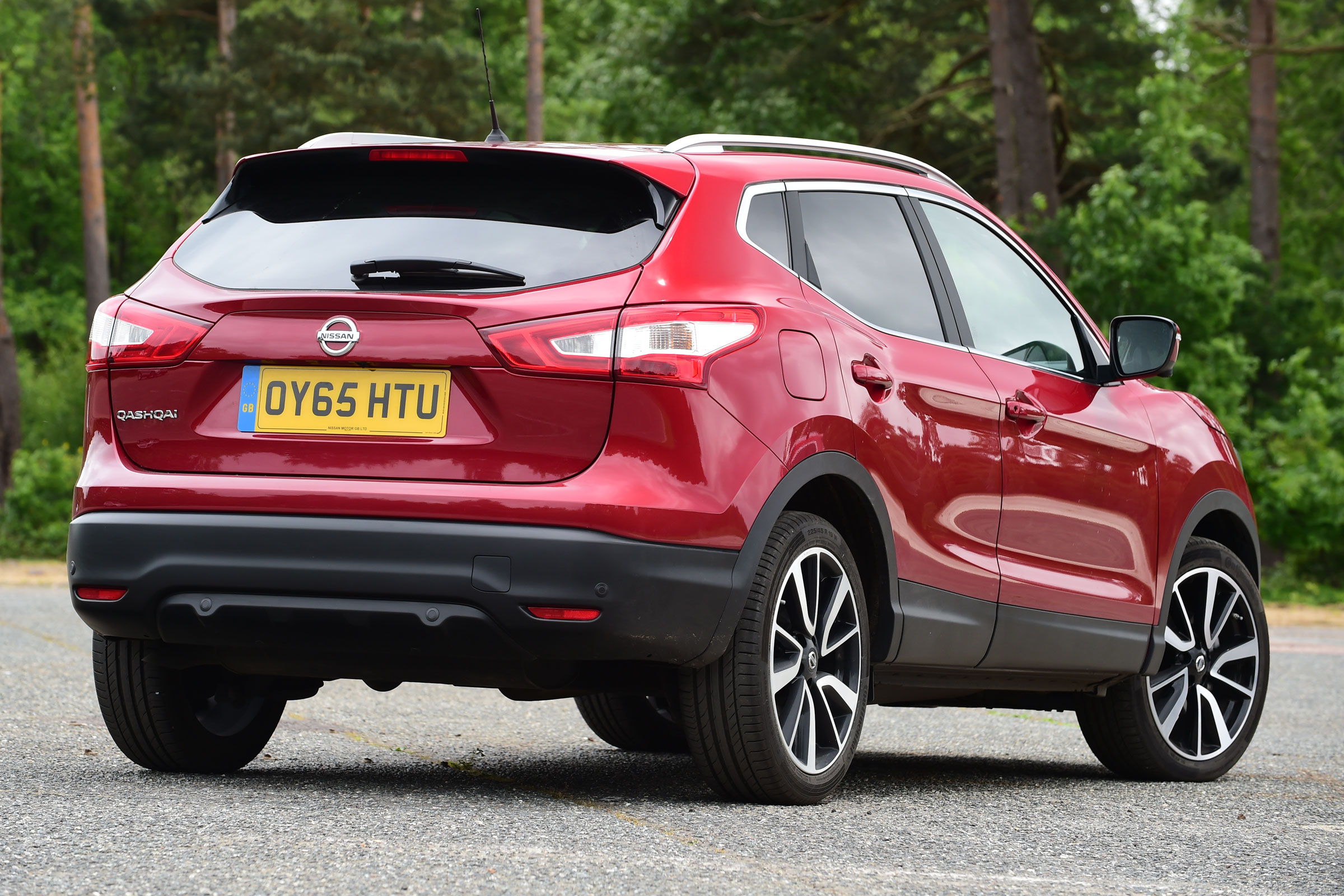 Nissan Qashqai 2016 - rear quarter