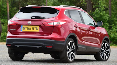 Nissan Qashqai 2016 - rear quarter