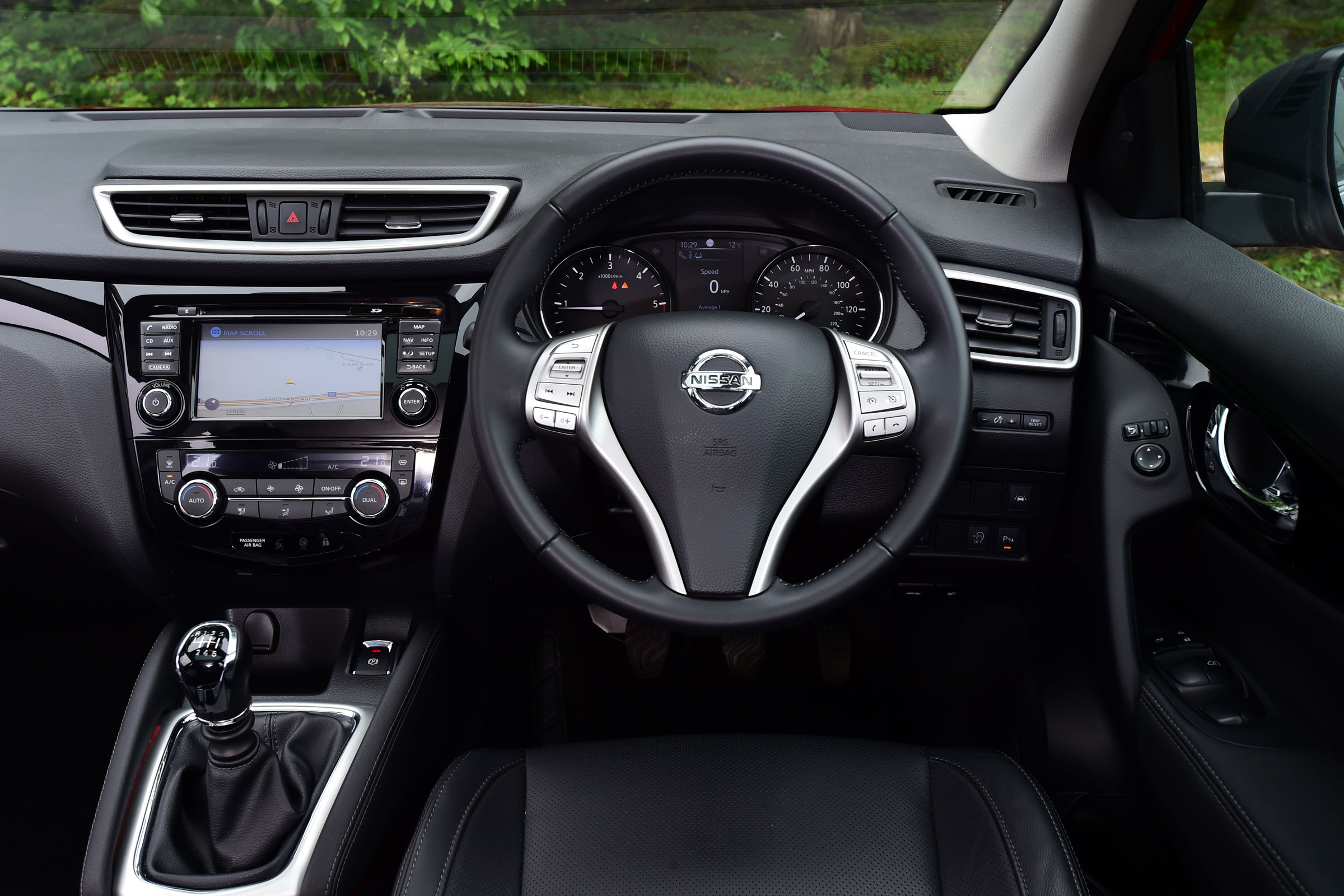 Nissan Qashqai 2016 - interior
