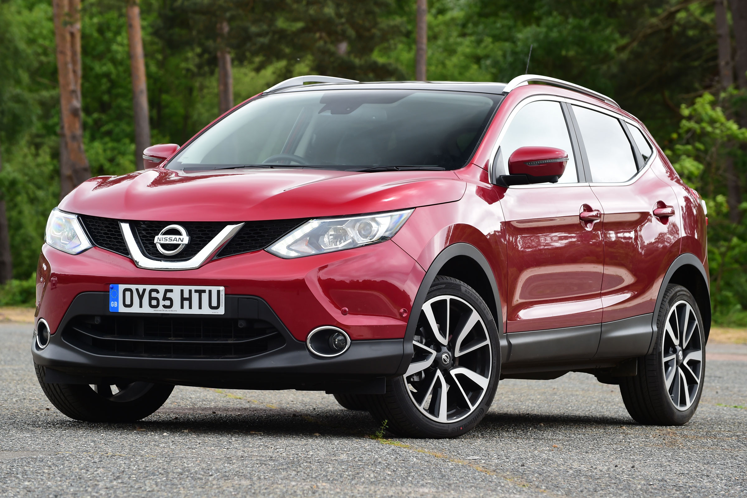 Nissan Qashqai 2016 - front quarter