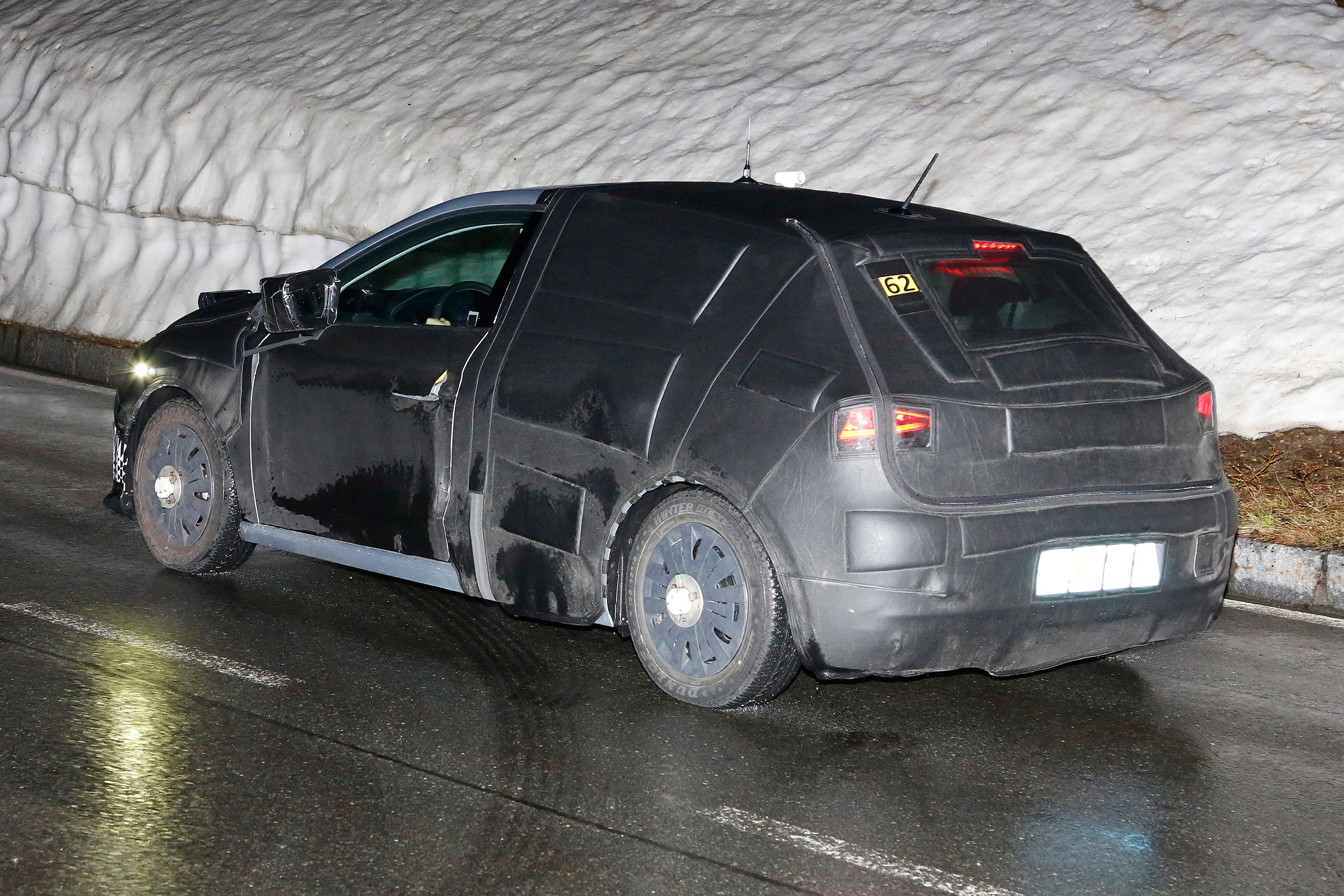 Seat Ibiza 2017 spies side rear