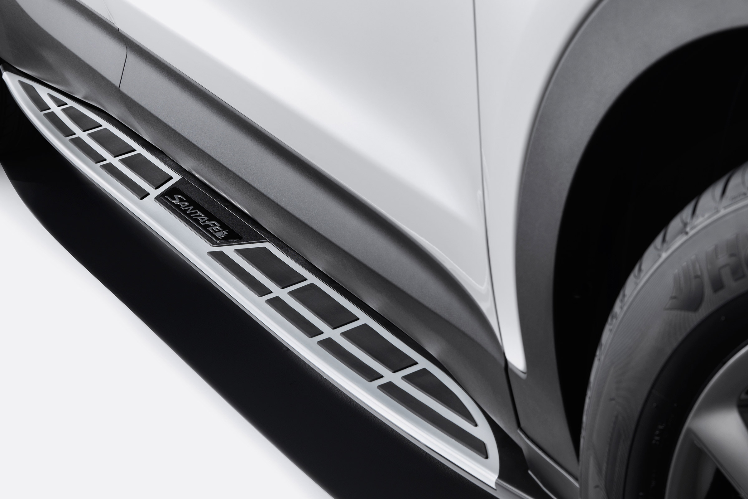 Hyundai Santa Fe Wiggins Edition - door sill