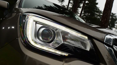 Subaru Forester - front lights