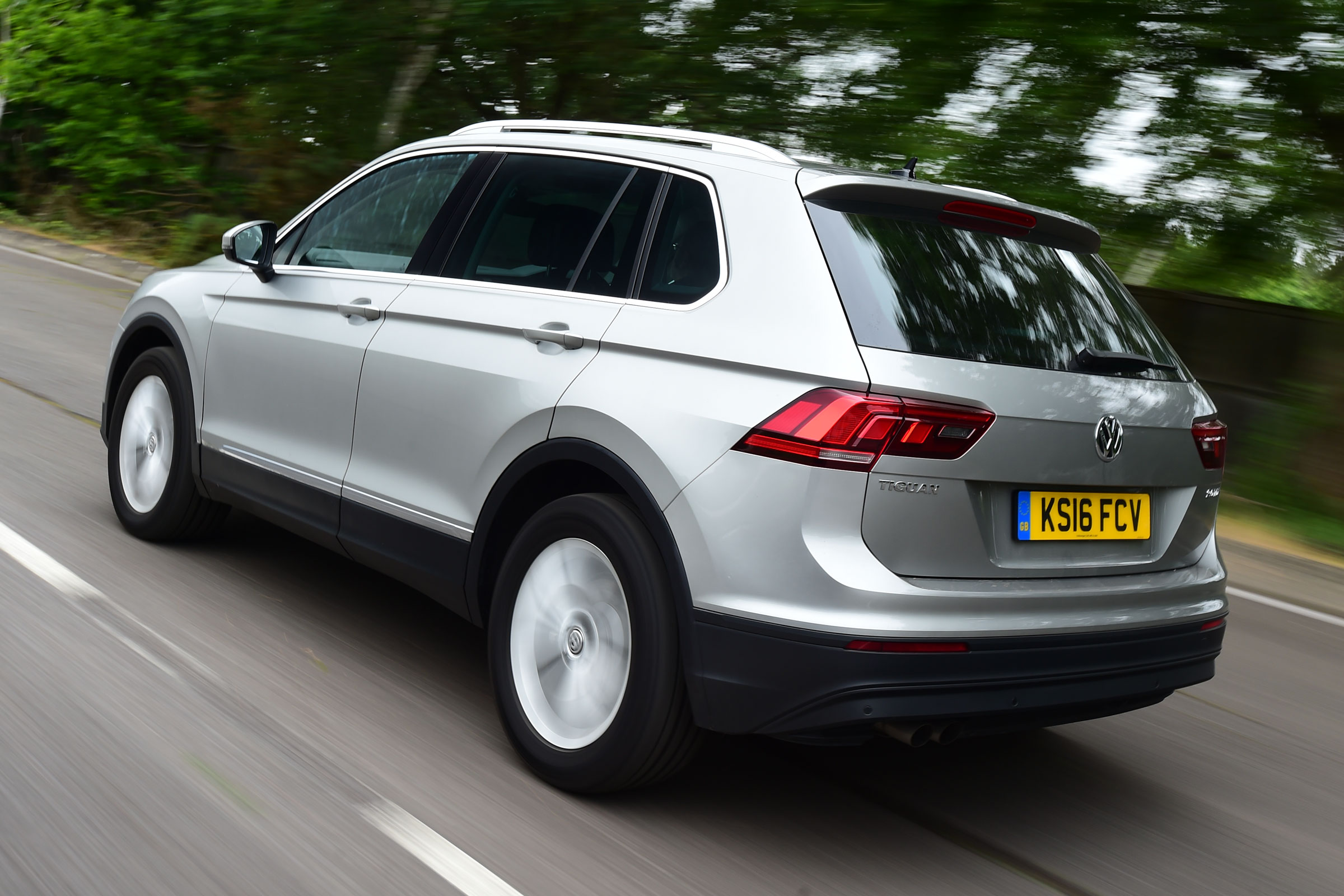 Volkswagen Tiguan 2016 - rear tracking