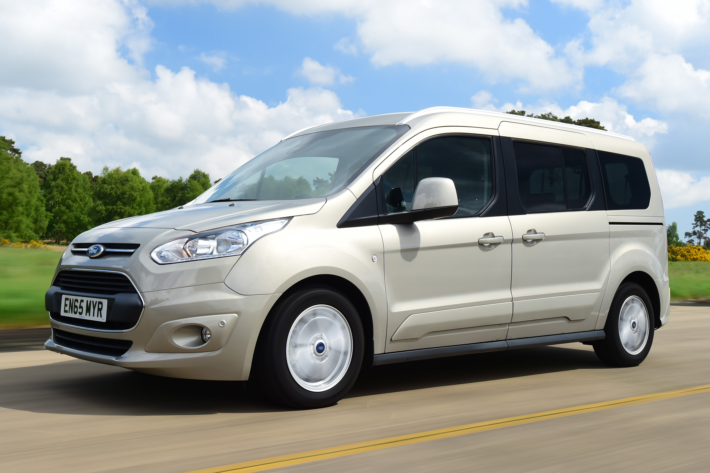 Ford Tourneo Connect 2016 - front tracking