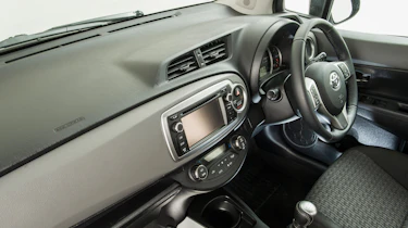 Used Toyota Yaris - dash