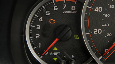 Used Toyota Yaris - dials