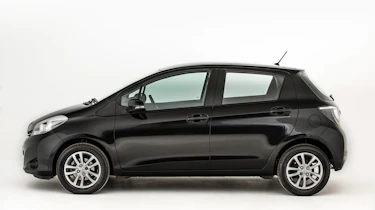Used Toyota Yaris - side