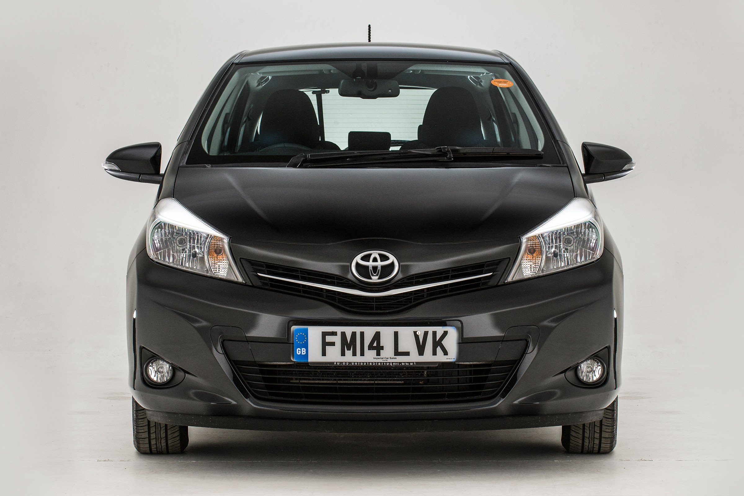 Used Toyota Yaris - full front