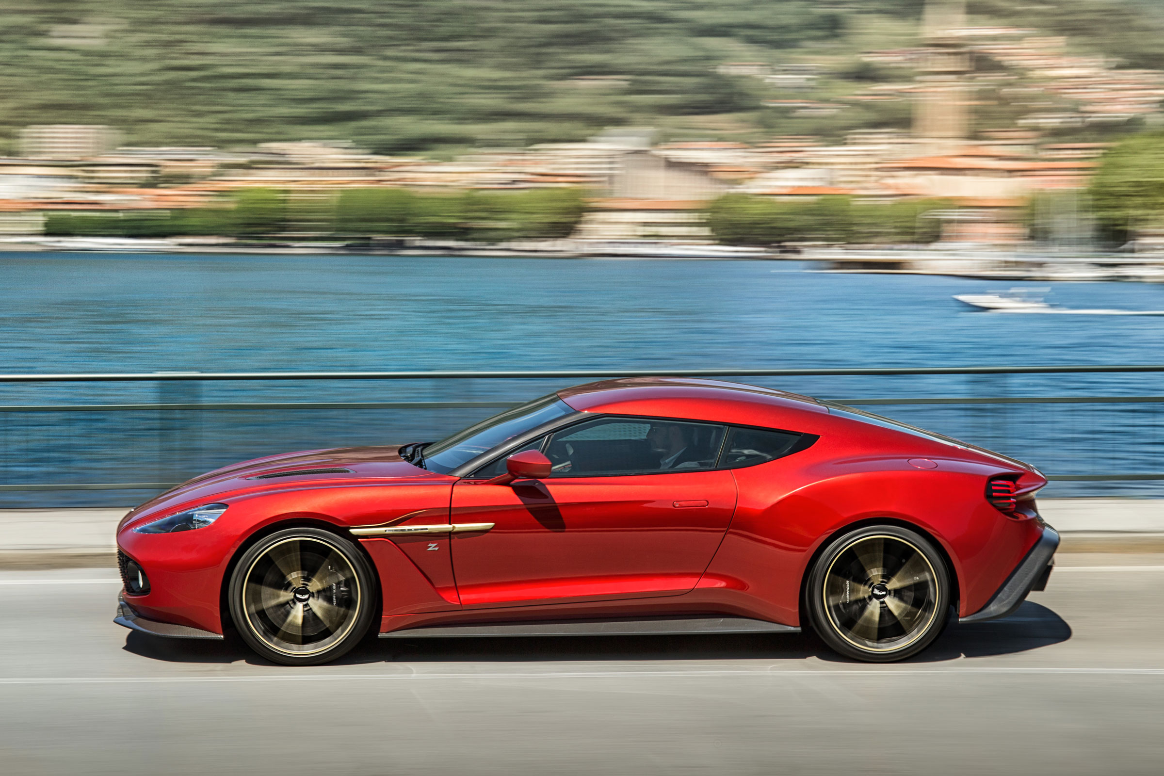 Aston Martin Vanquish Zagato - side tracking