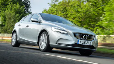 Volvo V40 2016 - front tracking