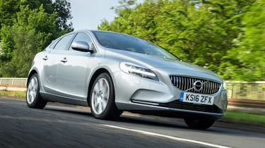 Volvo V40 2016 - front tracking