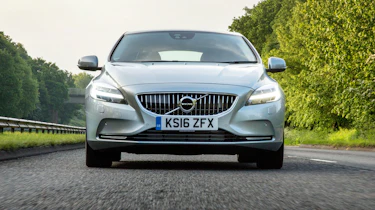Volvo V40 2016 - front end tracking