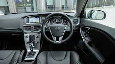 Volvo V40 2016 - interior