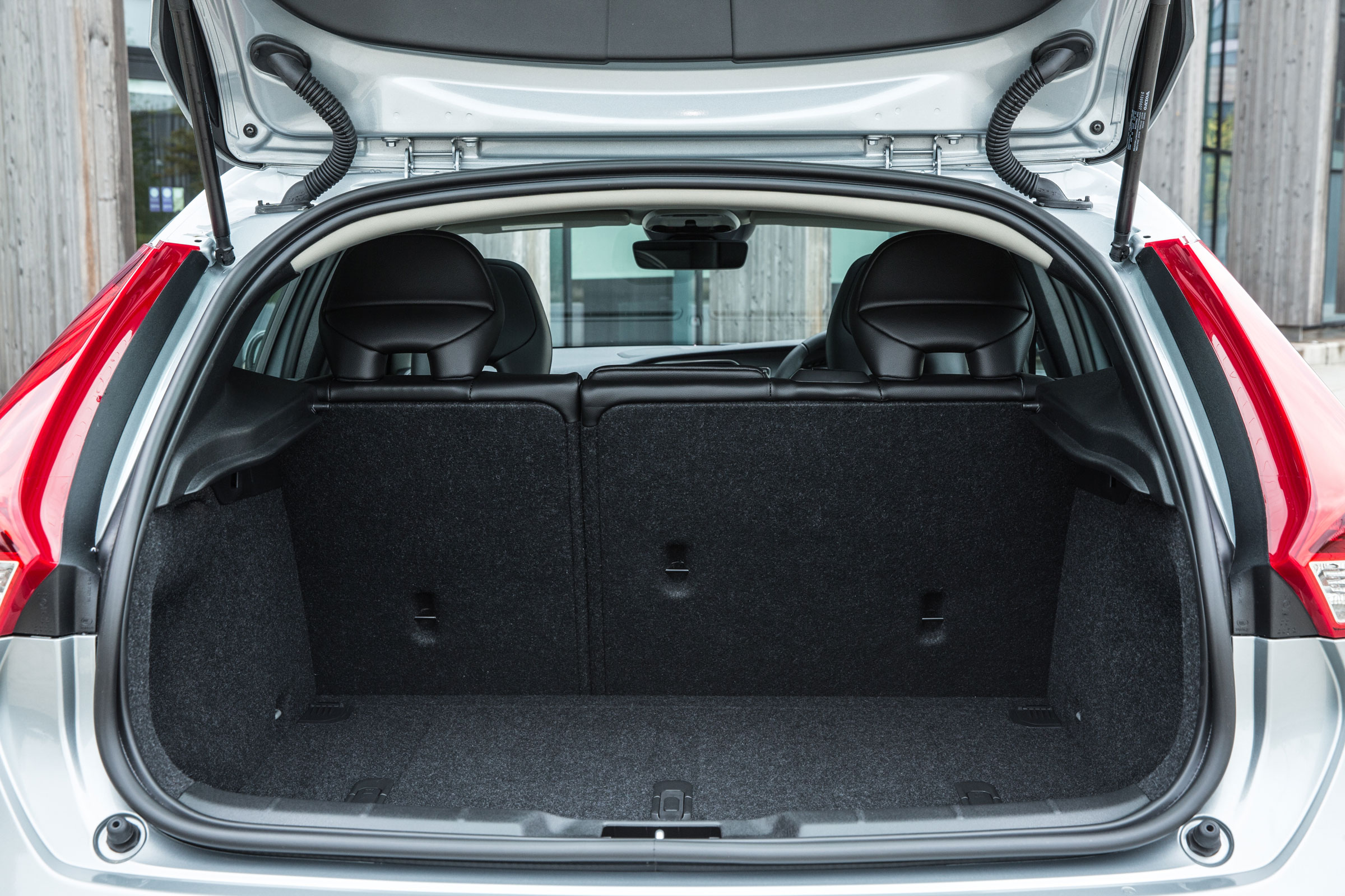 Volvo V40 2016 - boot space