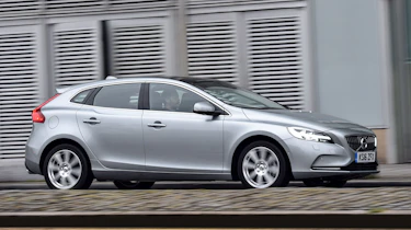 Volvo V40 2016 - side tracking