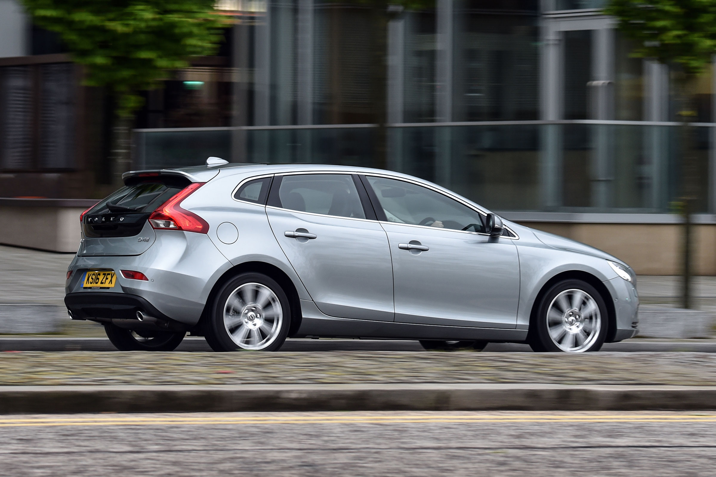 Volvo V40 2016 - side tracking 2