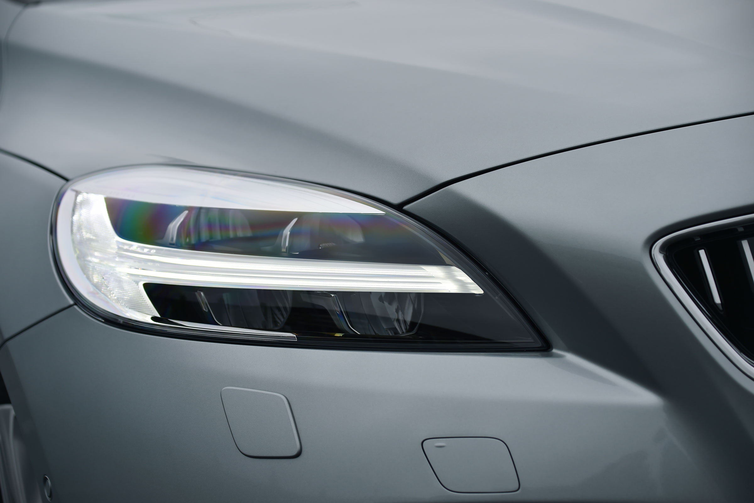 Volvo V40 2016 - headlight