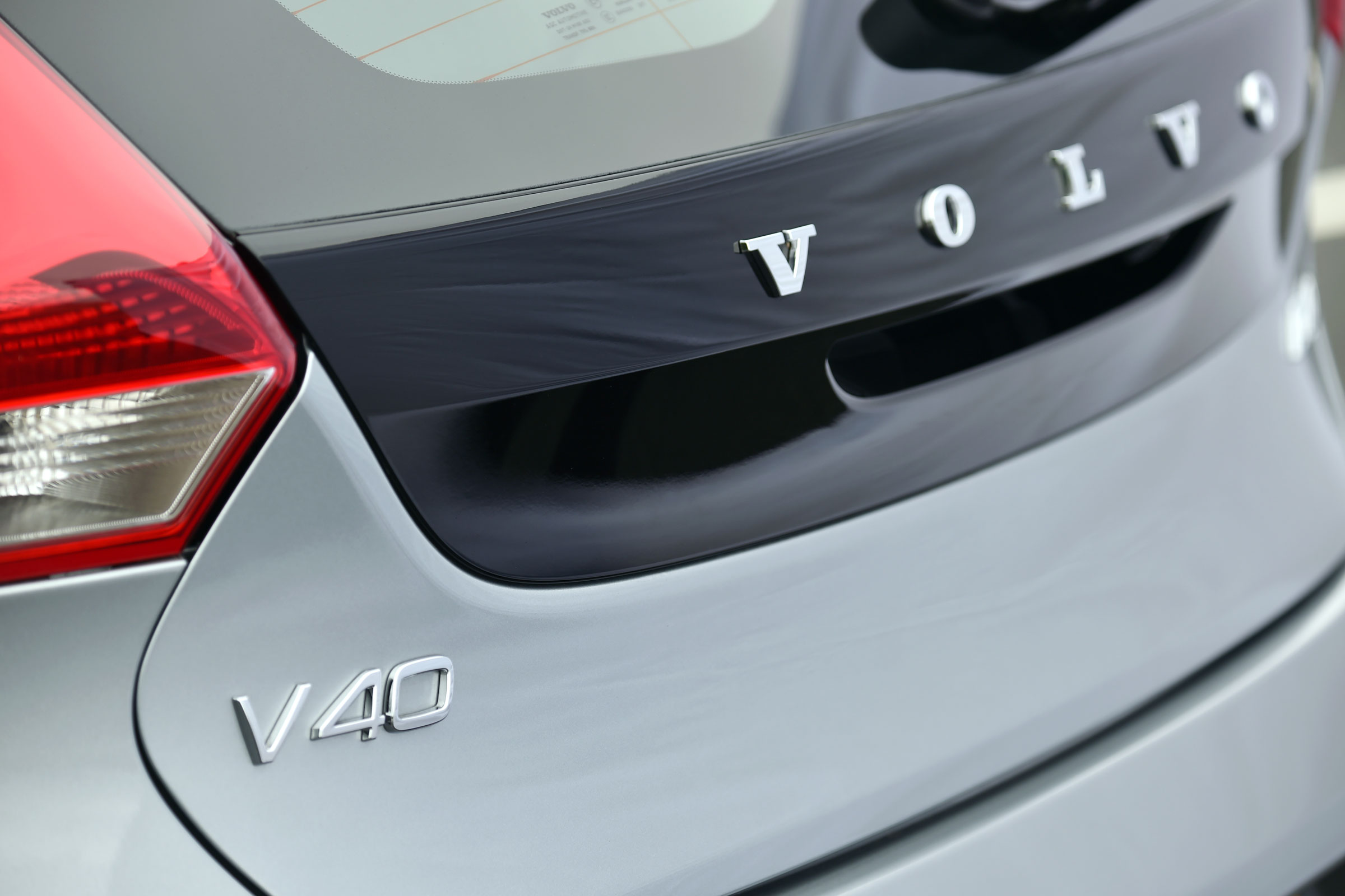 Volvo V40 2016 - rear