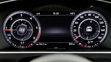 Volkswagen Tiguan R-Line 2016 - instruments