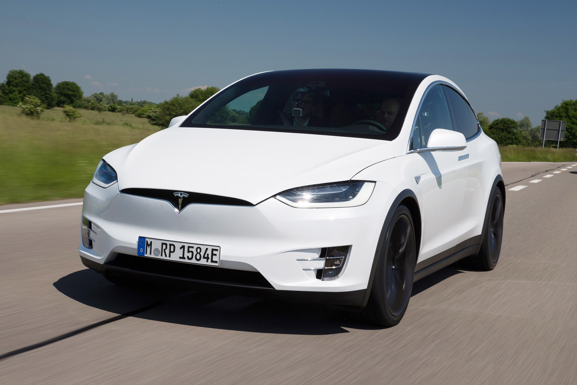 Tesla Model X - front