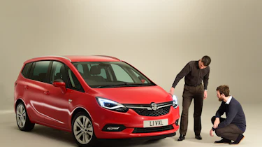 Vauxhall Zafira Tourer - studio Sam Naylor crouching