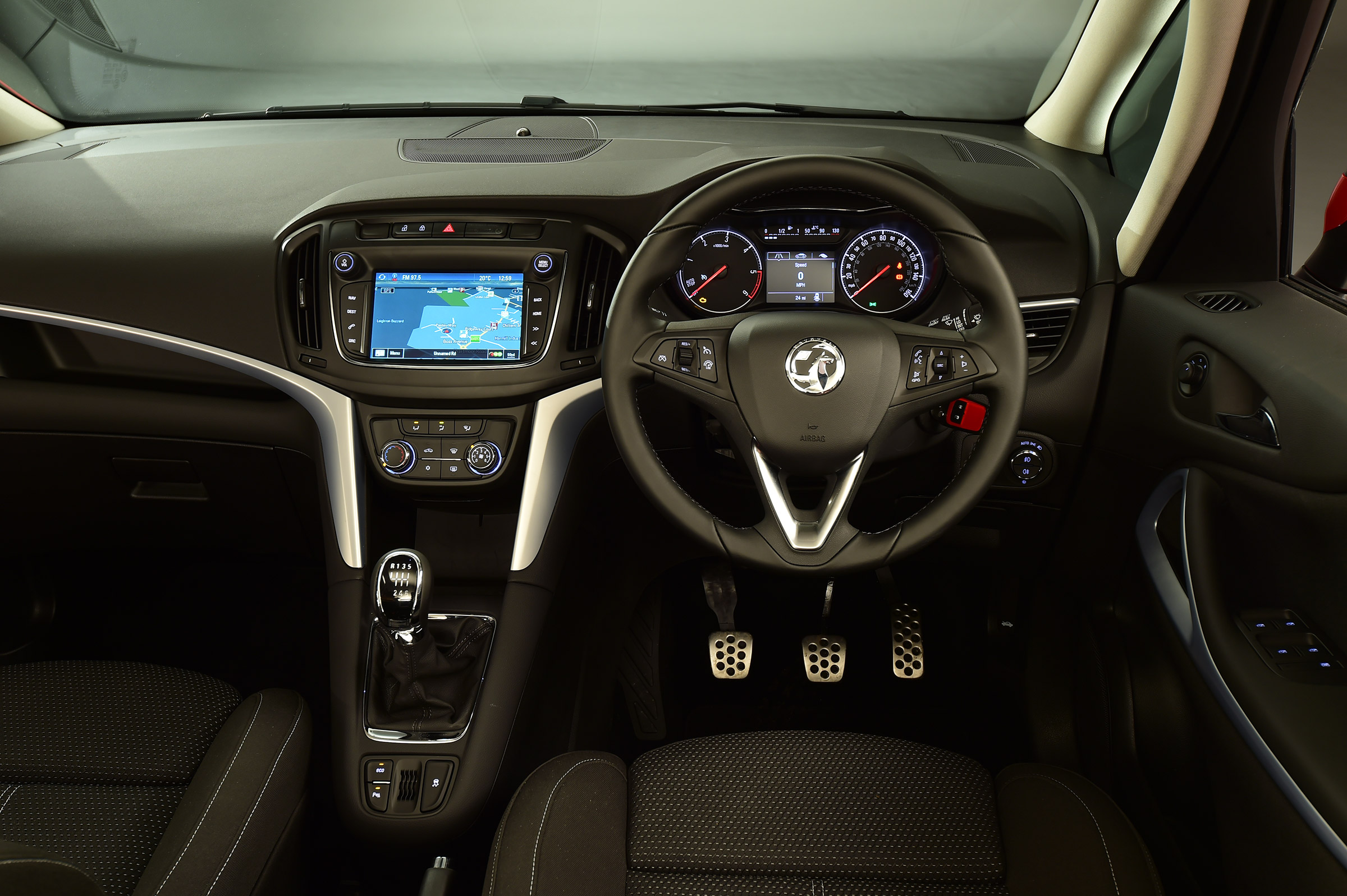 Vauxhall Zafira Tourer - studio dash