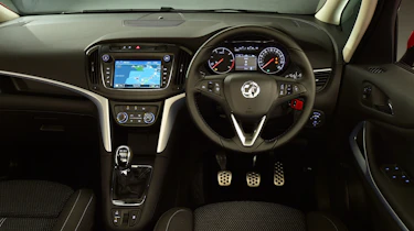 Vauxhall Zafira Tourer - studio dash