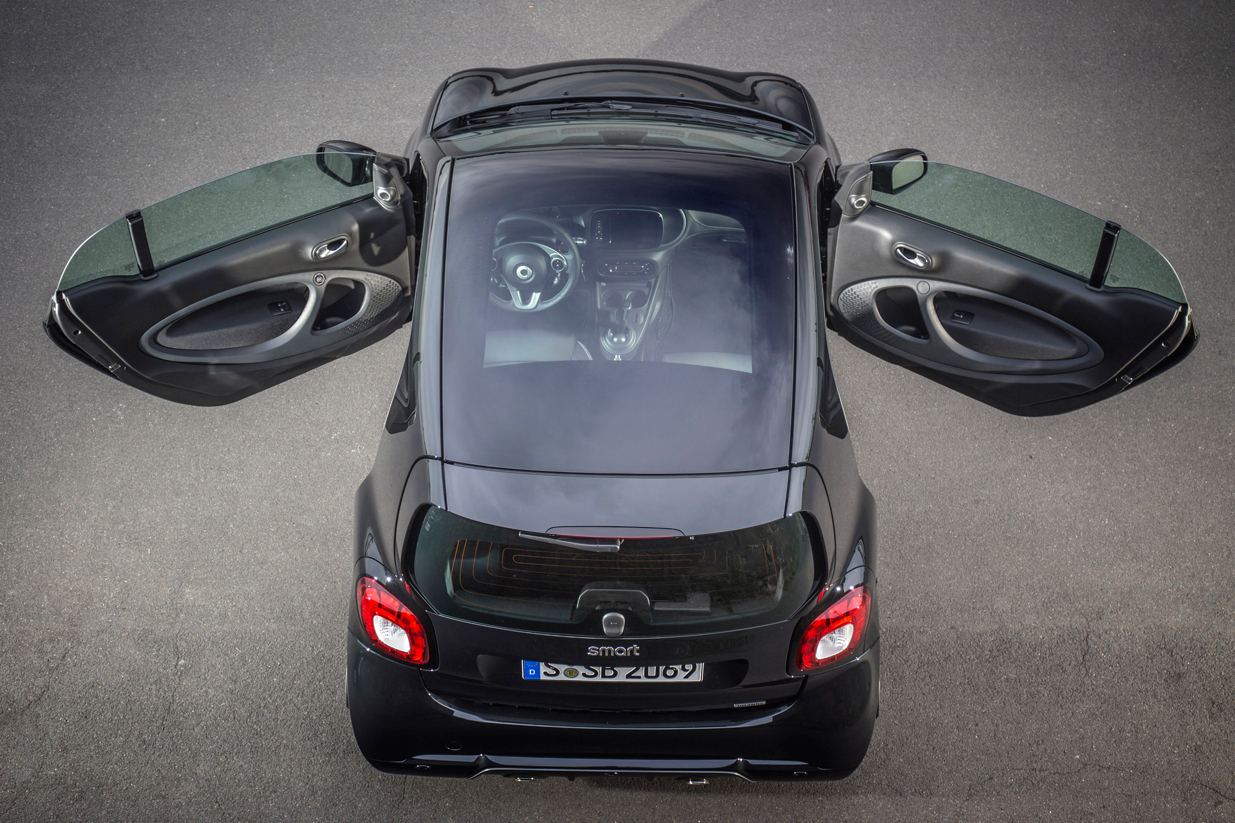 Smart ForTwo Brabus 2016 - doors open