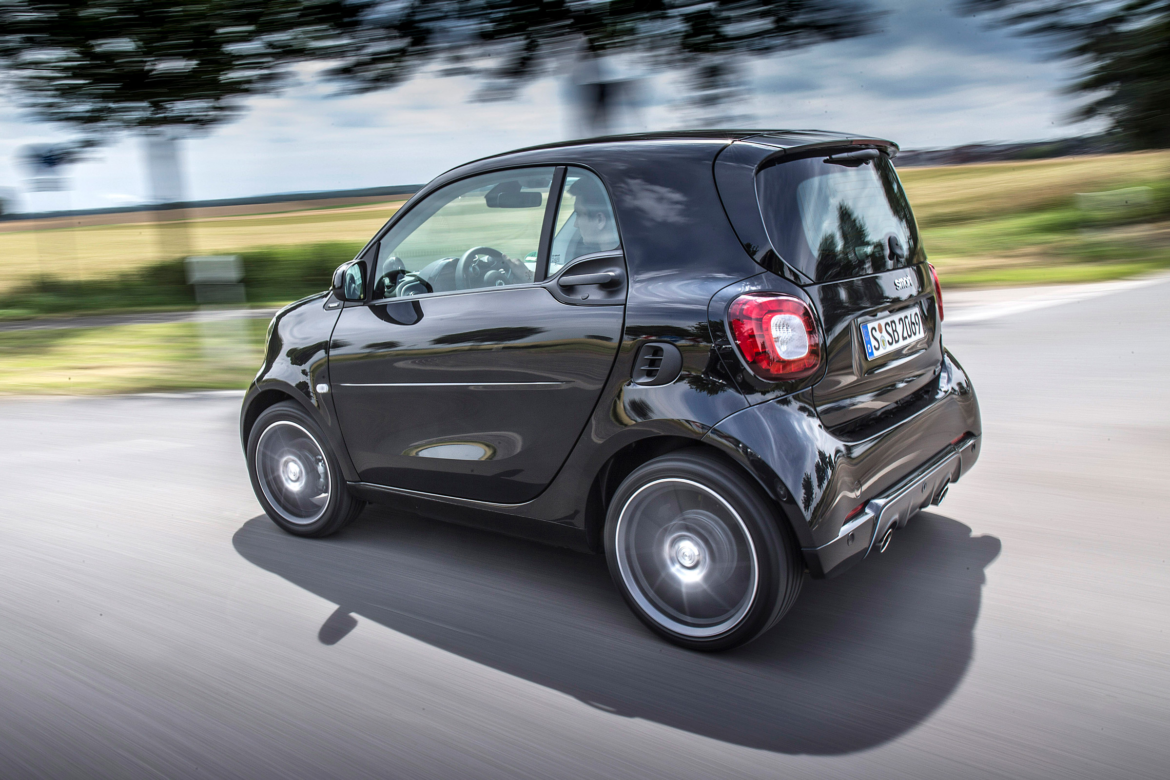 Smart ForTwo Brabus 2016 - rear tracking