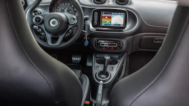 Smart ForTwo Brabus 2016 - interior 2