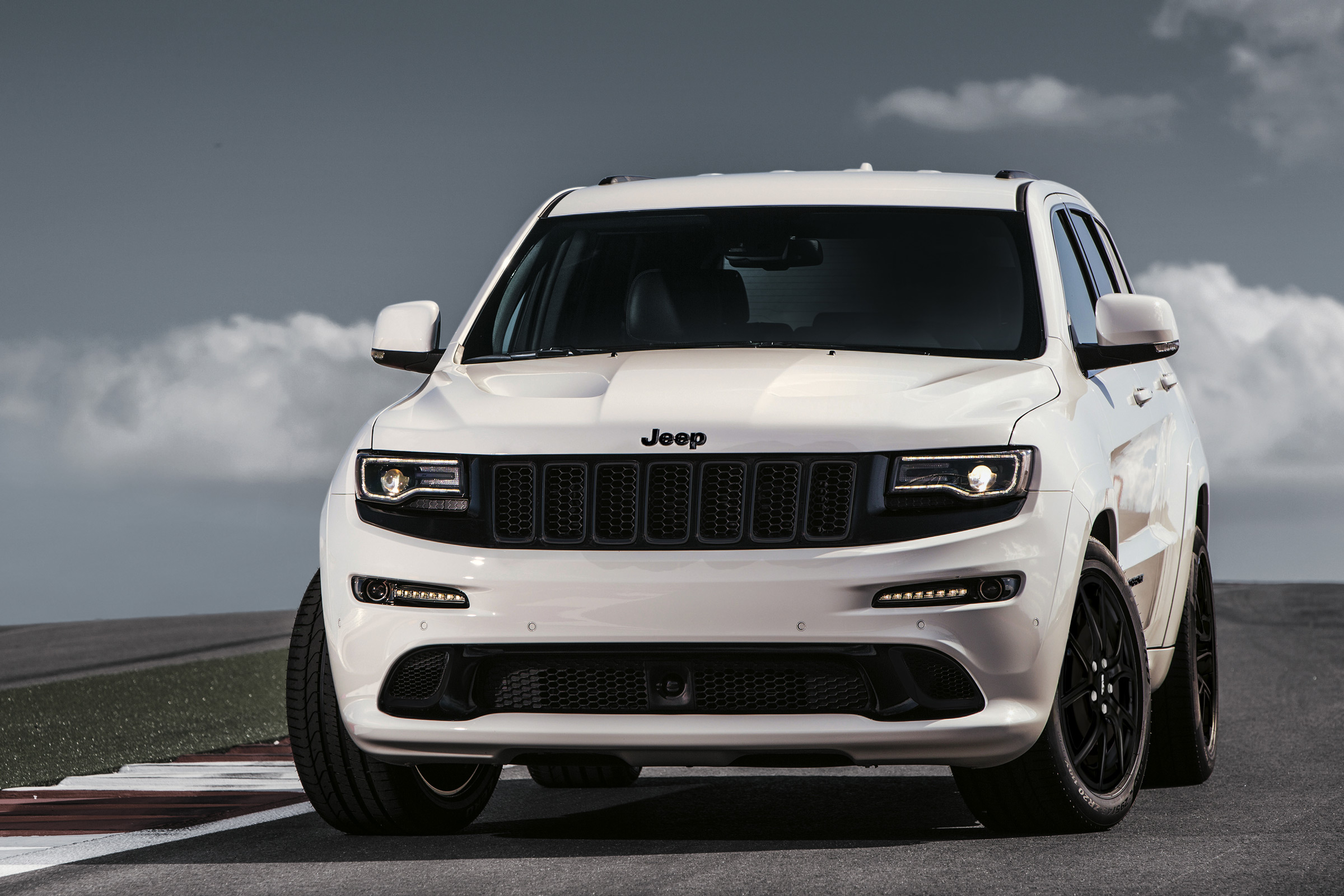 Jeep Grand Cherokee SRT Night
