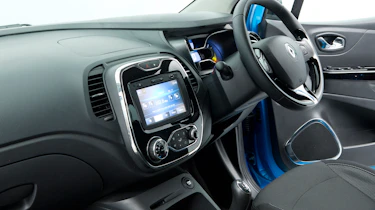 Used Renault Captur - inside
