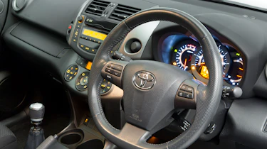 Used Toyota RAV4 - steering wheel