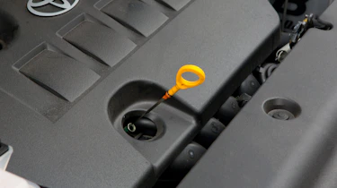 Used Toyota RAV4 - oil