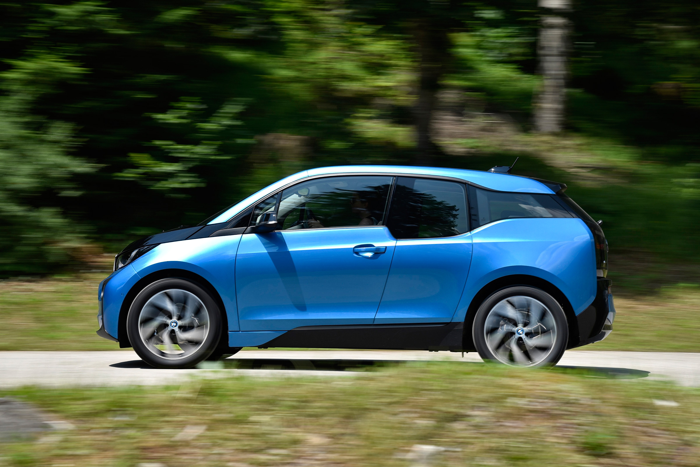 BMW i3 94Ah - side tracking