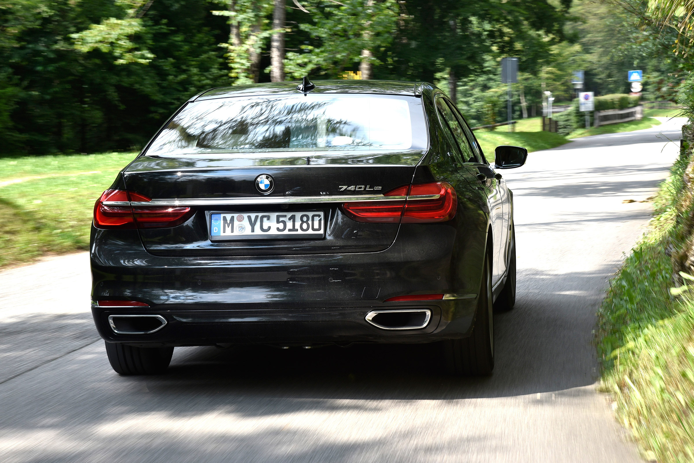 BMW 740e - rear action