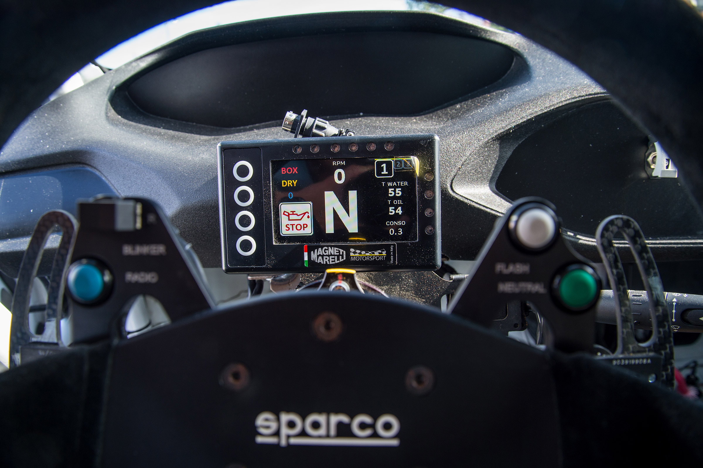 Peugeot 308 Racing Cup - gear
