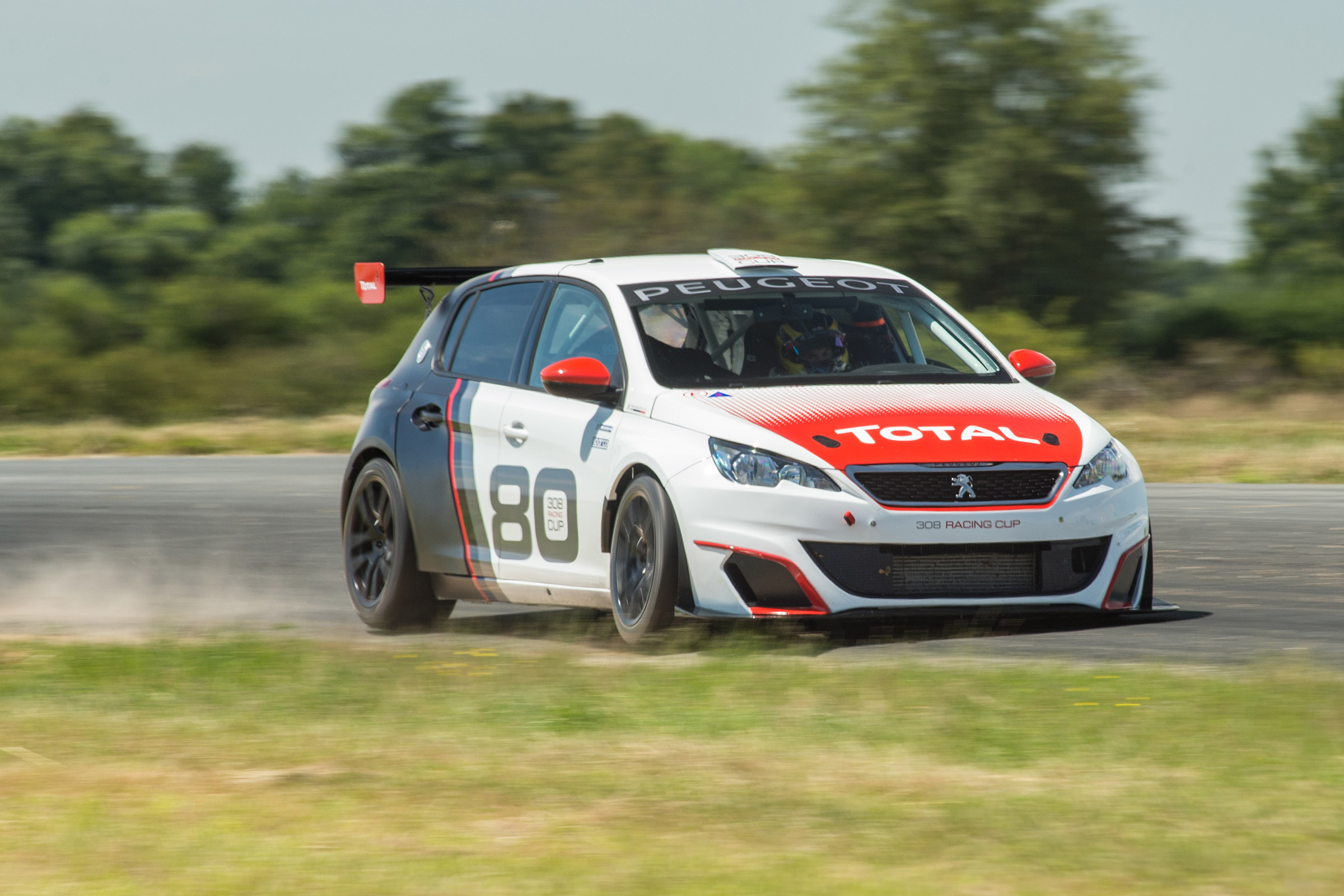 Peugeot 308 Racing Cup - front action