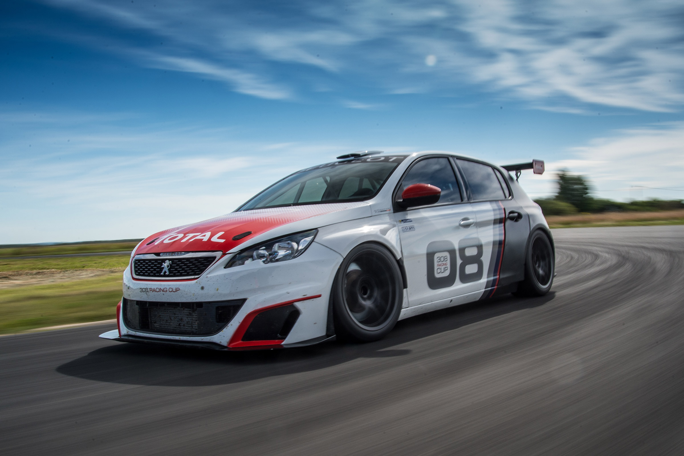 Peugeot 308 Racing Cup - front driving
