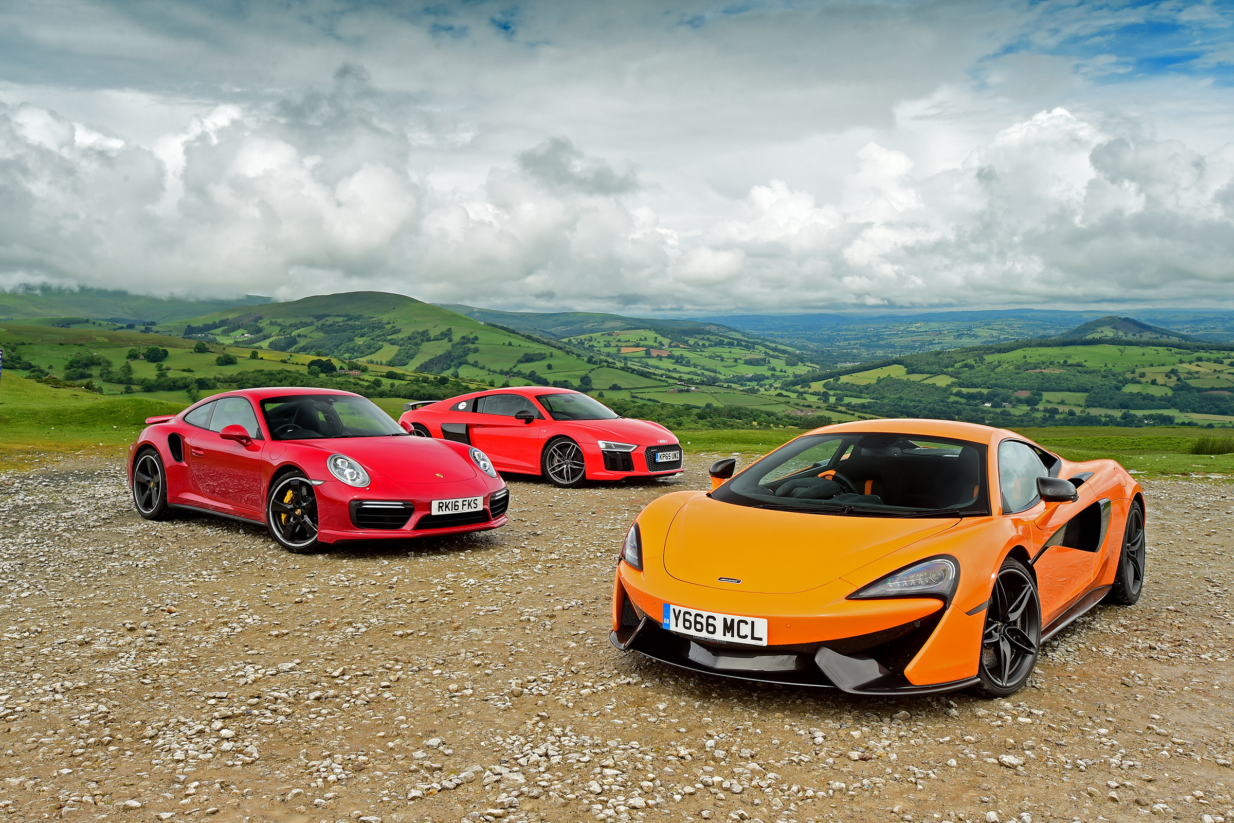 McLaren 570S vs Porsche 911 vs Audi R8 - group header