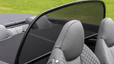 Audi A3 Cabriolet - wind shield