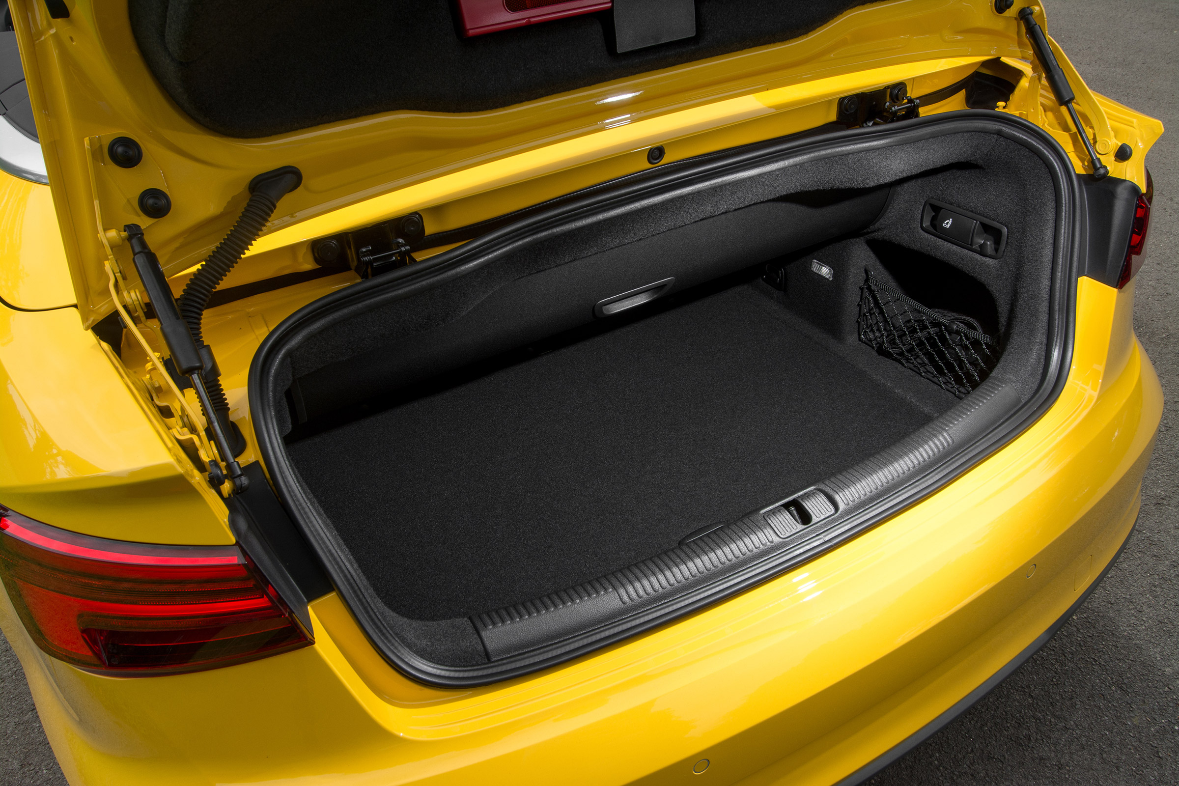 Audi A3 Cabriolet - boot