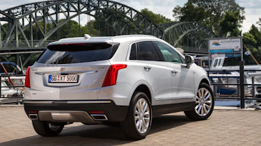 Cadillac XT5 SUV 2016 - rear quarter 2