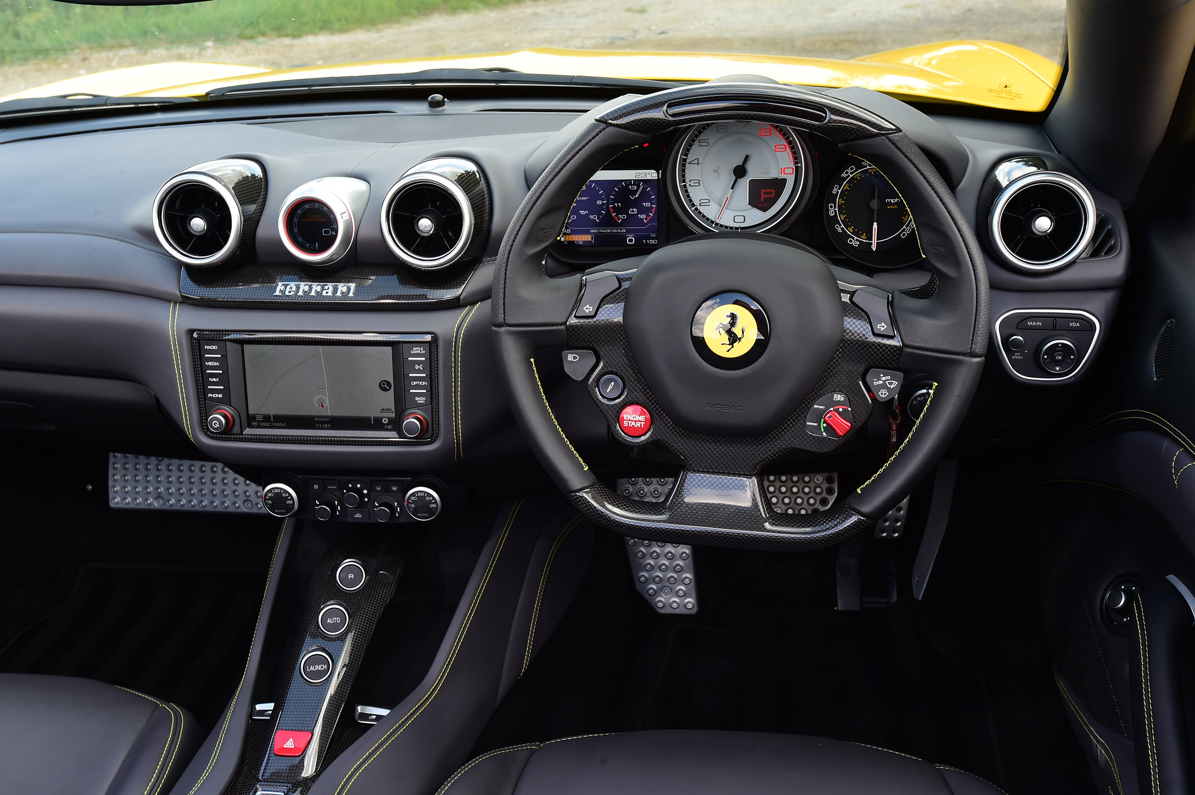 Ferrari California T Handling Speciale - dash